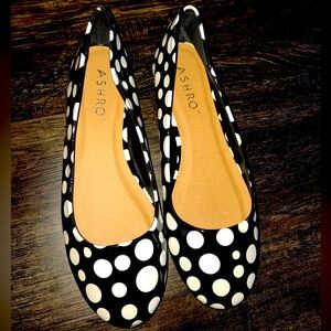 Ashro Polka Dot Flats Size 8 1/2M